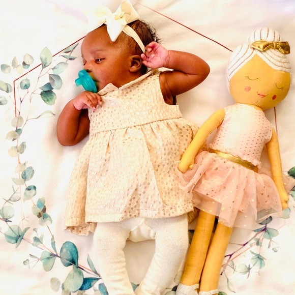 “It’s me. Jessica.” #IYKYK 💕😂 - Picture 2 of 2